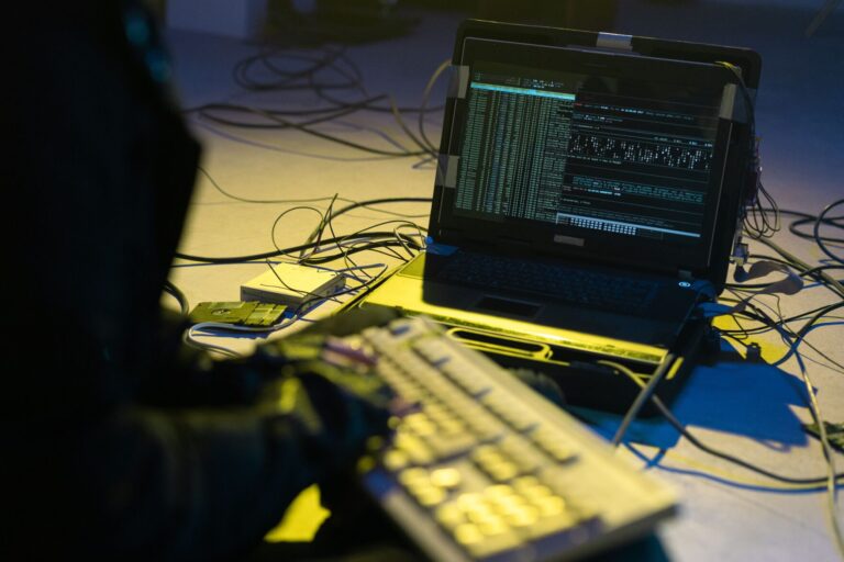 CERT: Opublikowano ostrzeżenia o podatnościach w LMS - Paragraf